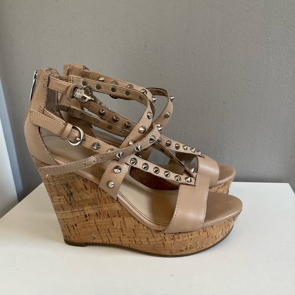 Marc Fisher | Lorda Spike Leather Wedge Nude - Picture 2 of 5